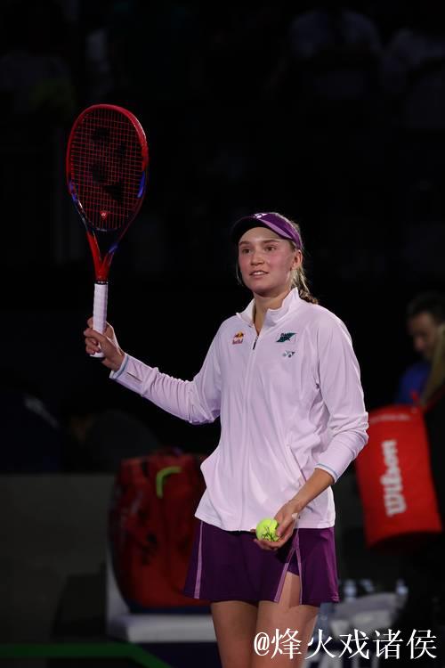 WTA年终总决赛:莱巴金娜两连胜 提前晋级半决赛 WTA年终总决赛:莱巴金娜两连胜 提前晋级半决赛